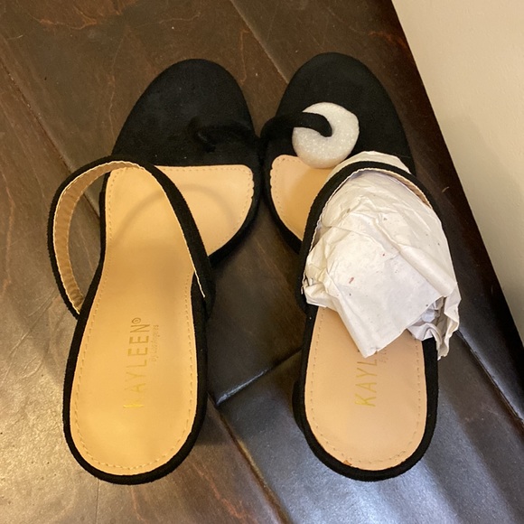 Black heels - Picture 2 of 4